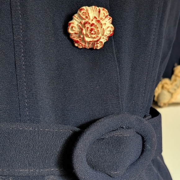 Vintage Navy Dress with Cream Lace Accents - Picture 5 of 15